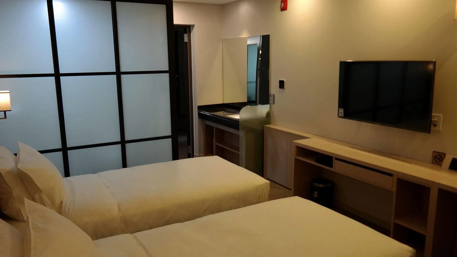 Cs Avenue Tourist Hotel Сеул